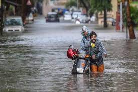 rain today : उत्तर भारत के कई हिस्सों में भारी बारिश, 28 की मौत, घर में रहने की अपील