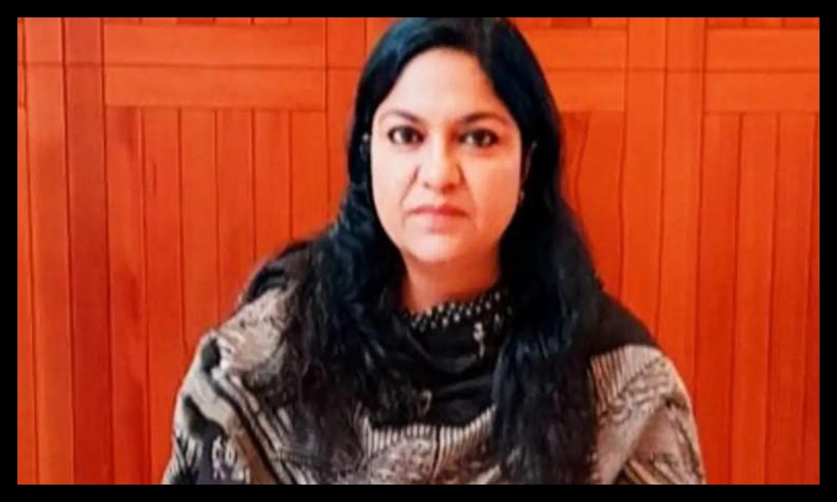 IAS Officer Pooja Singhal ias officer pooja singhal