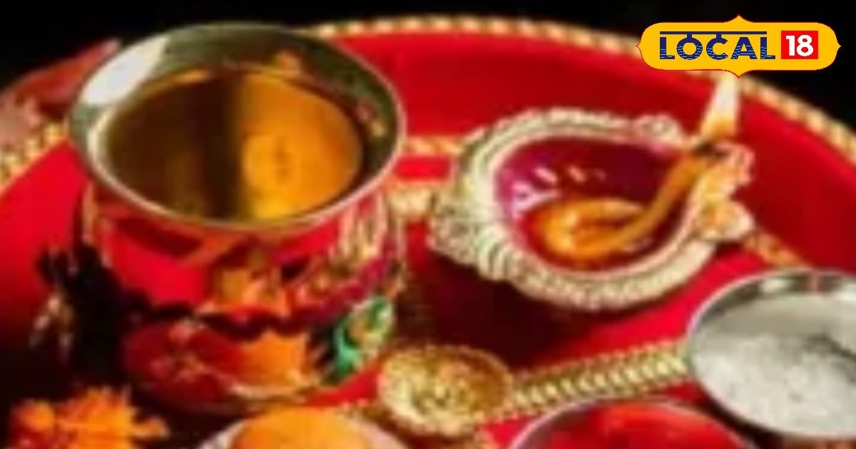 कई व्रत में सुहागिन महिलाएं अपने पति के लिए निर्जला व्रत रखती हैं.