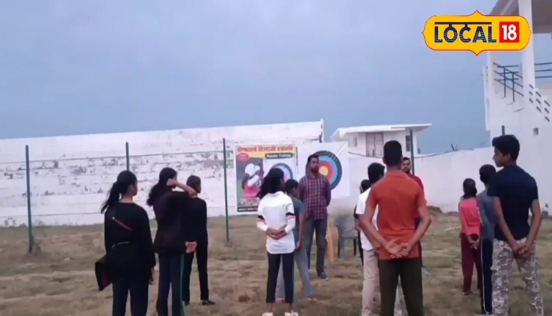 महुआ पर 'महाभारत' खत्म! अमित शाह के इस 'ऑफर' से माने कुशवाहा, NDA मे थमा तूफान