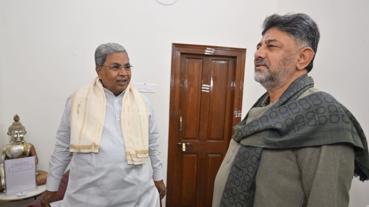 कर्नाटक कांग्रेस संकट लाइव अपडेट: शिवकुमार के साथ नाश्ते की बैठक के बाद सिद्धारमैया ने नेतृत्व में कोई बदलाव नहीं होने का संकेत दिया