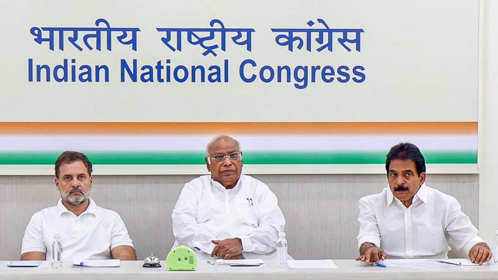 कांग्रेस नहीं सीख रही सबक? 'वोट चोरी' के हंगामे के साथ पार्टी बिहार इकाई से असहमति की आवाजों को दबा देगी