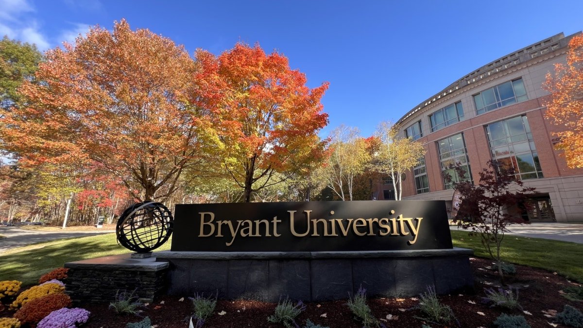 England vs New Zealand live score: Follow ball-by-ball commentary, latest scorecard and all match action from the all-important Super Eights clash in Colombo. (AP)