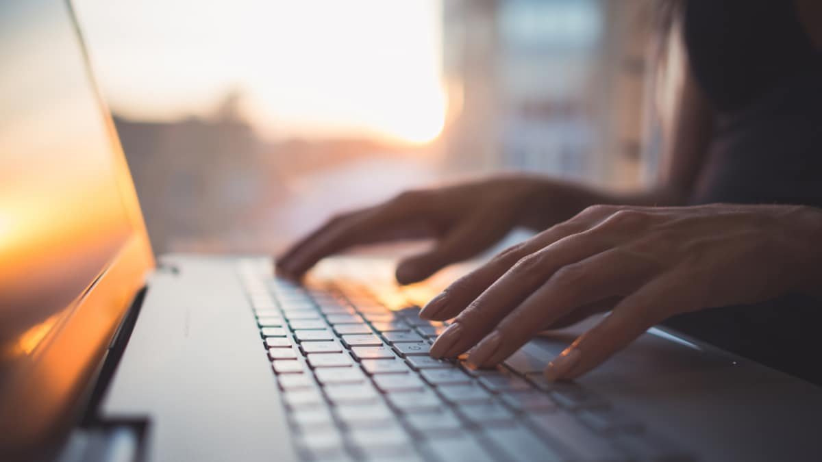 Zimbabwe vs West Indies Live Cricket Score, T20 World Cup 2026: Stay updated with ZIM vs WI Ball by Ball Match Updates and Live Scorecard from Mumbai. (Picture Credit: AFP)