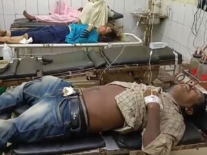 पूर्वा एक्सप्रेस से पति-पत्नी गंभीर रूप से घायल: डोकरा हॉल्ट के पास हुआ हादसा, एसएनएमएमसीएच में भर्ती - धनबाद समाचार