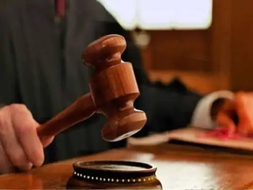 Dhanbad SSP Appears in High Court Orders: वायरल वीडियो मामले में हाईकोर्ट ने बुलाया, जांच तेज करने का निर्देश