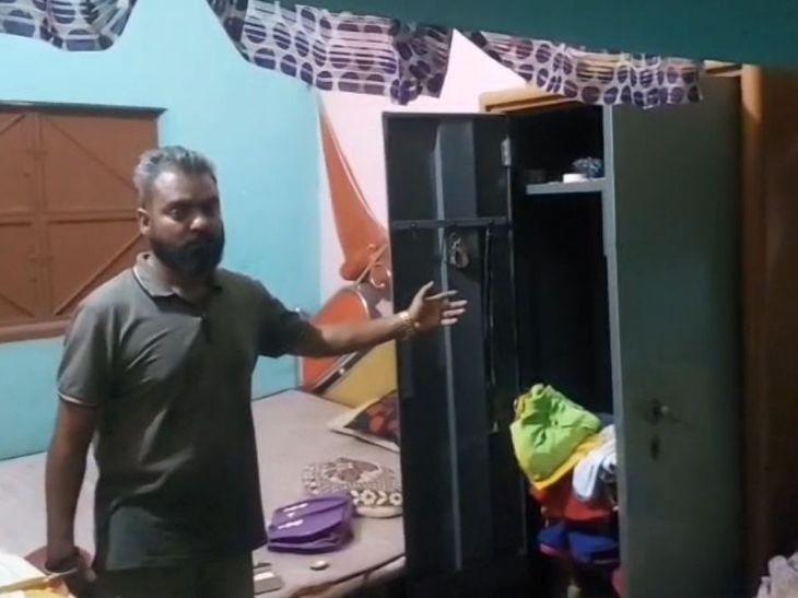भूली के आजाद नगर में लाखों की चोरी: अमन सोसायटी में बंद घर से अतिक्रमण-आभूषण ले गए चोर, शहर में कैद हुई बस्ती - धनबाद समाचार